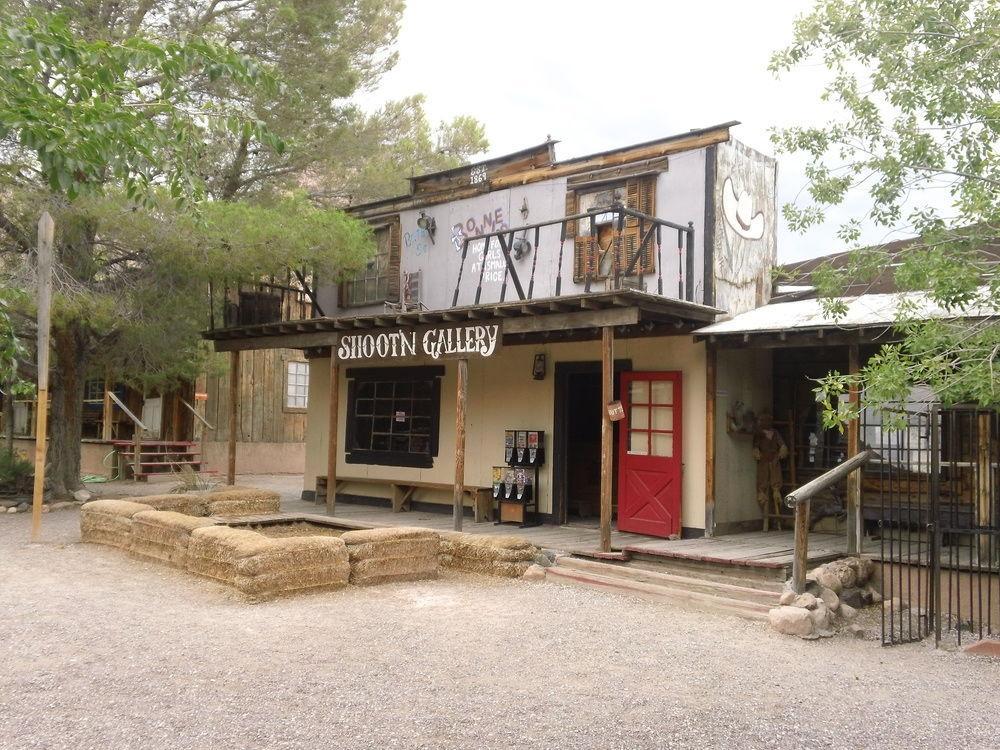 Bonnie Springs Ranch Motel Blue Diamond Buitenkant foto