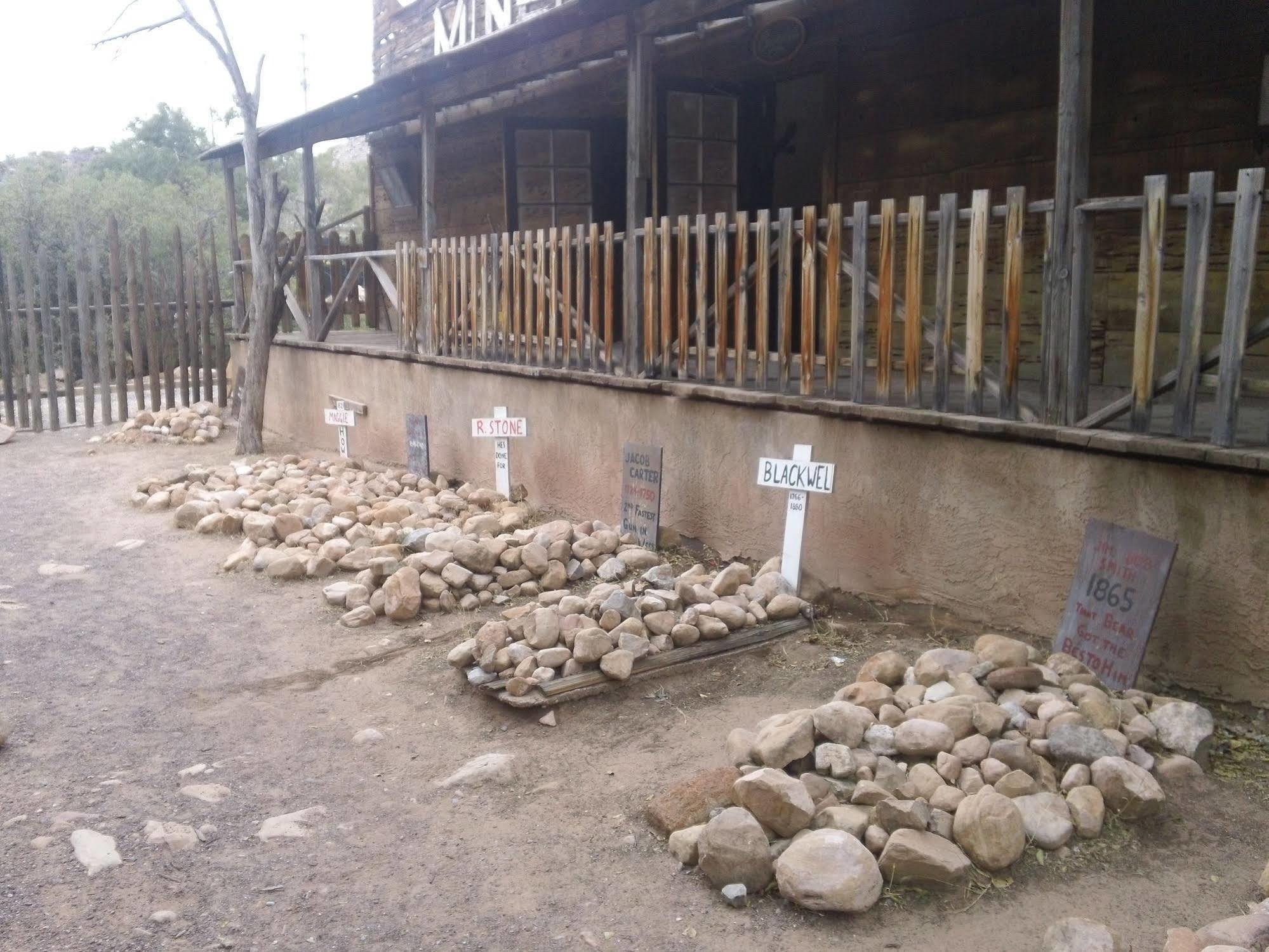 Bonnie Springs Ranch Motel Blue Diamond Buitenkant foto