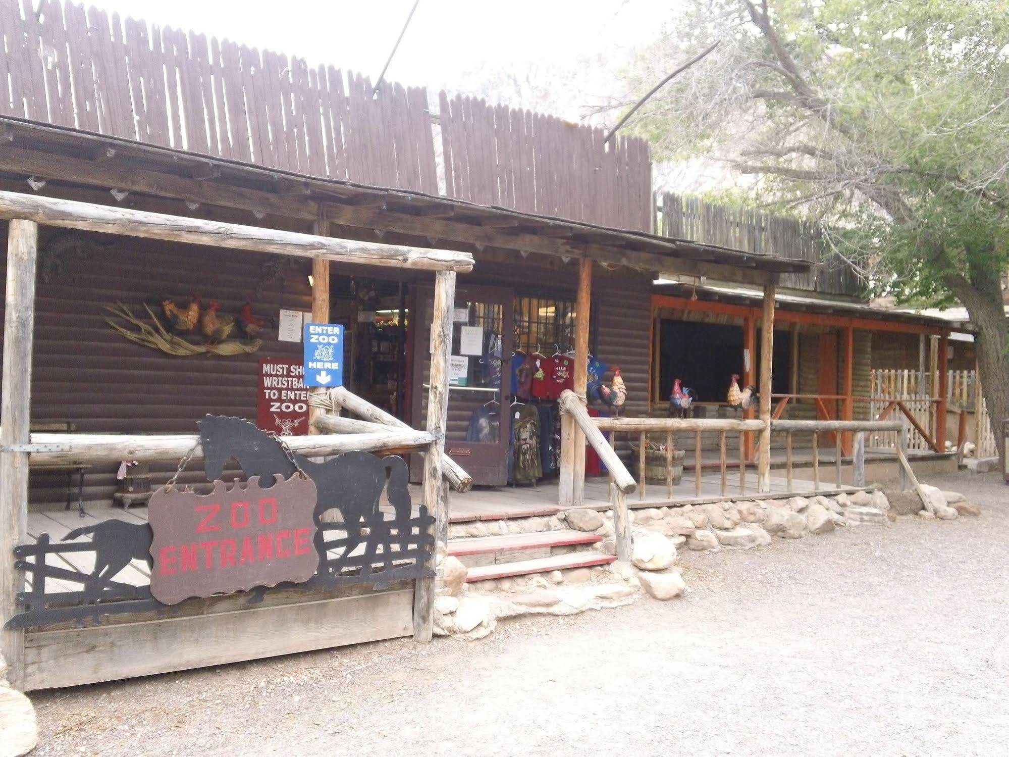 Bonnie Springs Ranch Motel Blue Diamond Buitenkant foto